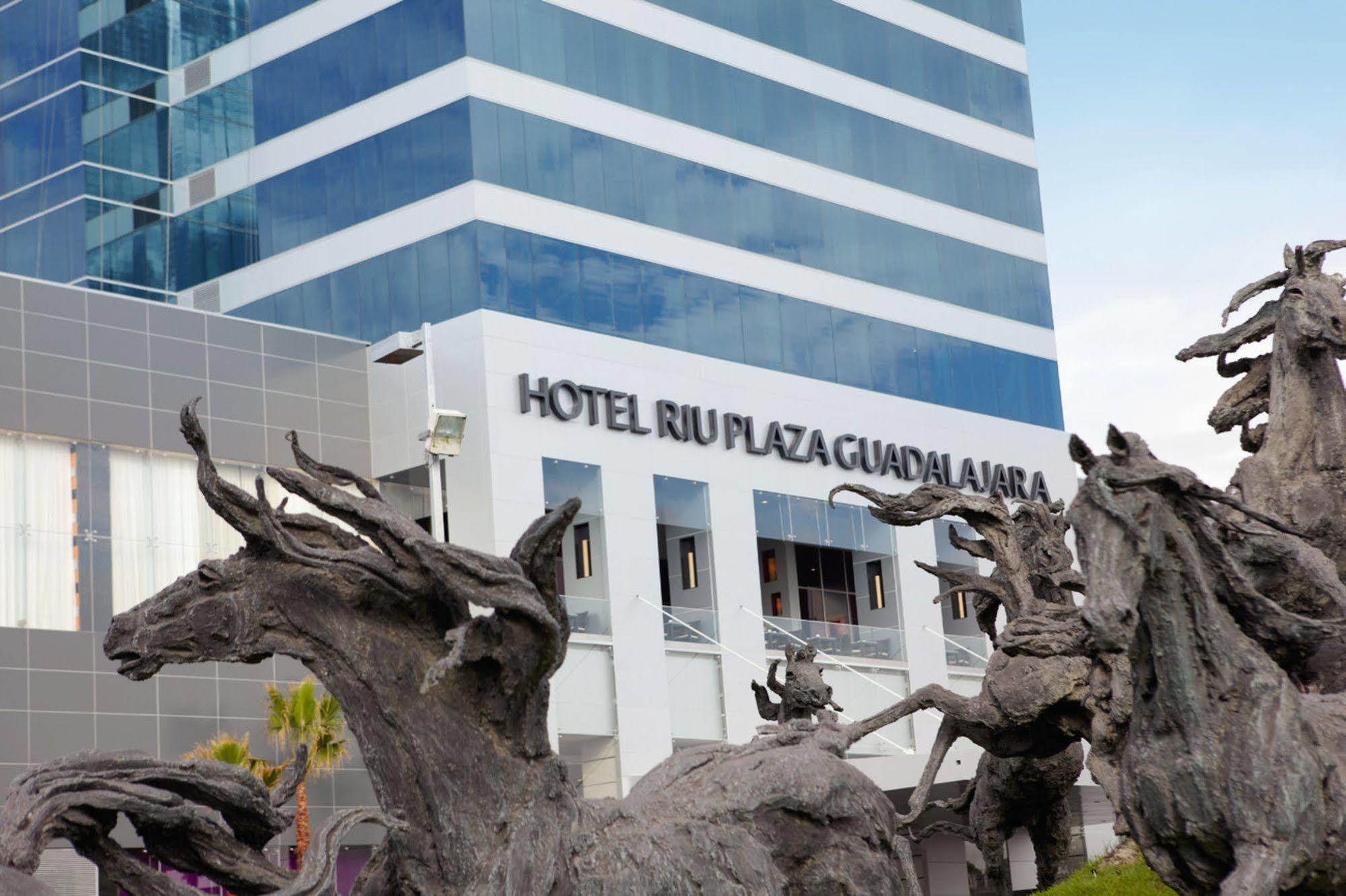Riu Plaza Guadalajara Hotel Exterior photo